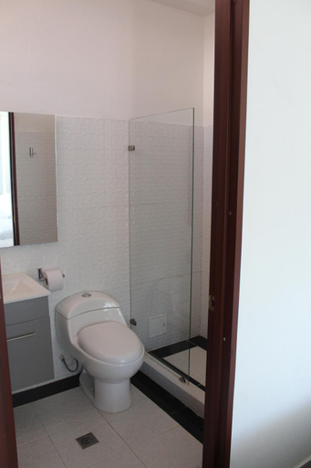 Bathroom 3, Excalibur Alojamiento Rural, Villeta