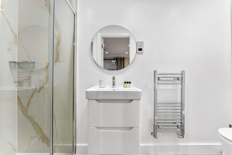 Room 4, Grove Heights Notting Hill, London