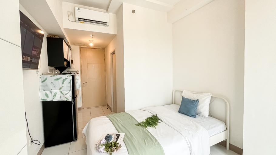 Others 4, Modern Basic Studio at Tokyo Riverside PIK 2 Apartment By Travelio, Tangerang