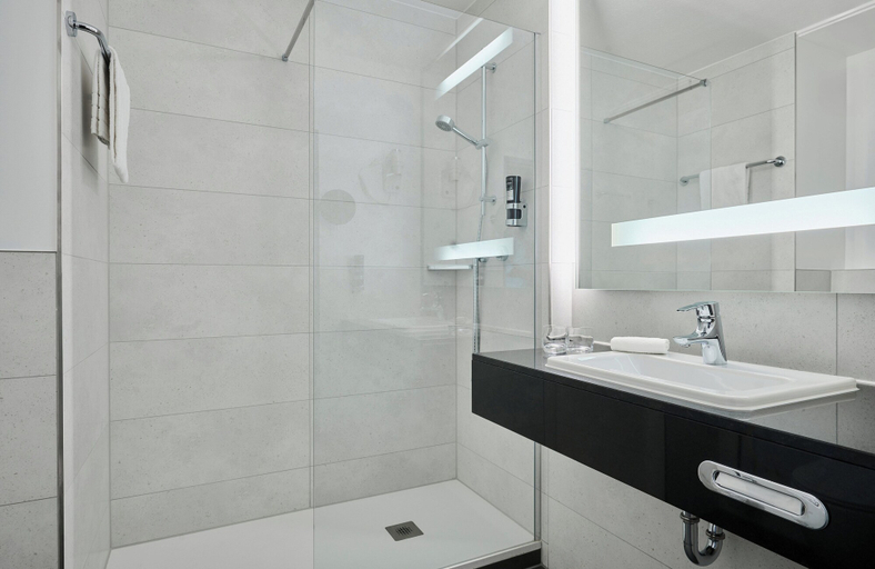Bathroom, Leonardo Hotel Munich Arabellapark, München