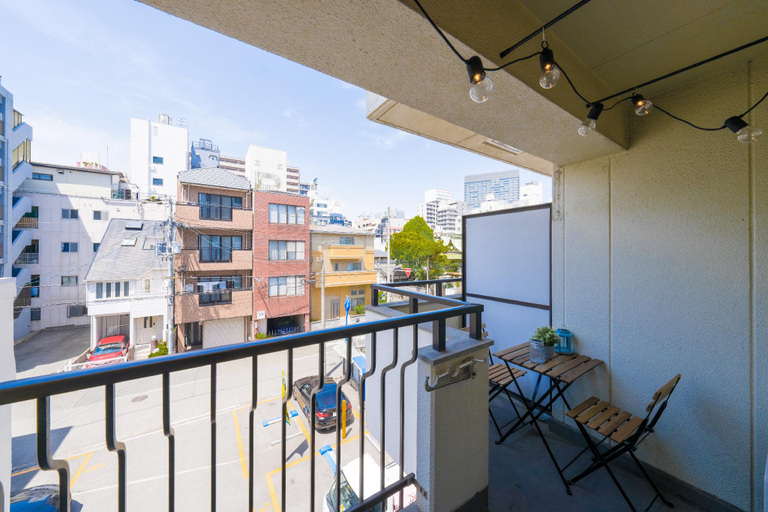 Others 4, Namba West 3 cosy flat, Osaka
