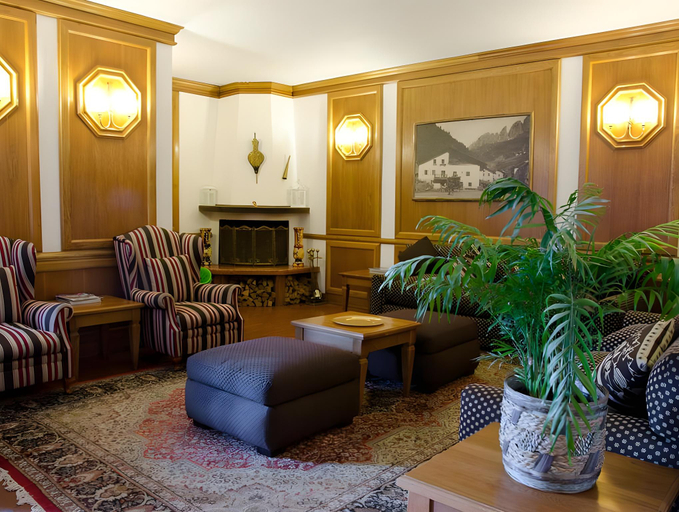 Public Area, Chalet Marcora, Trento