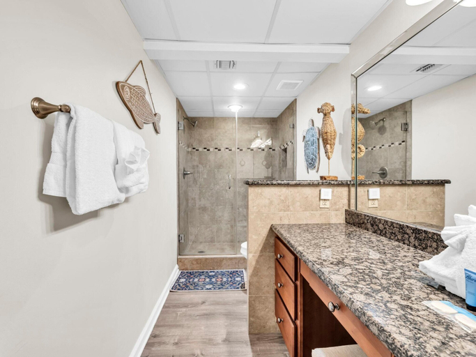 Bathroom 5, Watercrest 402, Bay