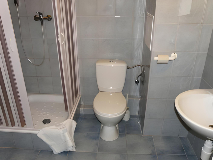 Bathroom 4, Hotel Prim, Bratislava