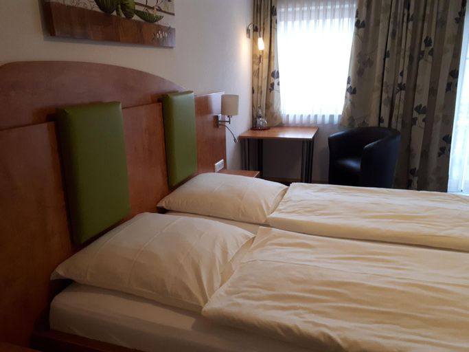 Bedroom 3, Hotel garni Hopfengold, Pfaffenhofen an der Ilm