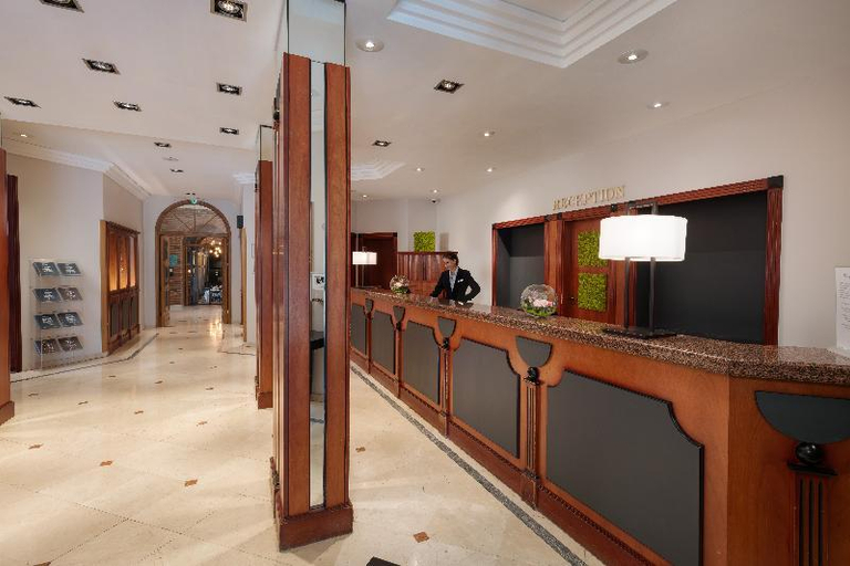 Public Area 4, Van der Valk Waterloo, Brabant Wallon