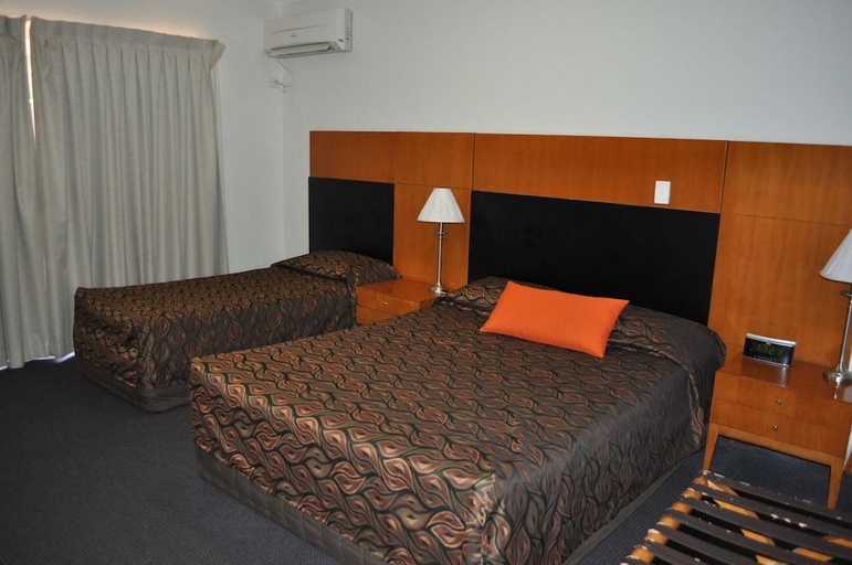 Bedroom 3, Sundowner Hotel Motel, Caboolture  - East