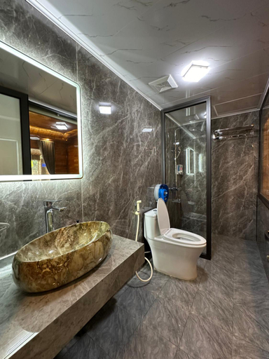 Bathroom 3, HoangLong Riverside Homestay, Hoa Lư