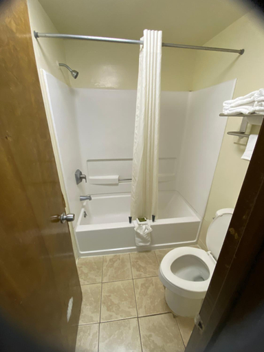 Bathroom 3, Havelock Inn & Suites, Craven