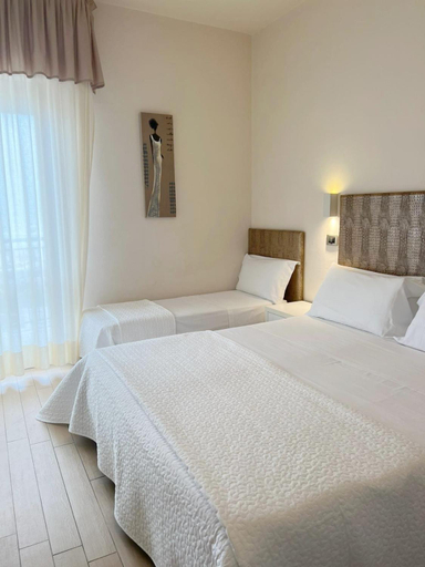 Bedroom 2, Hotel Soraya - Spiaggia Sawasdee with Beach, Restaurant & Parking, Rimini