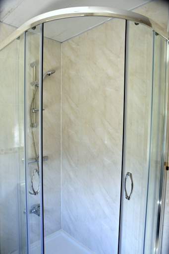 Bathroom 4, Lindrick Villa 3 BD Bunglow - free parking, Leicester