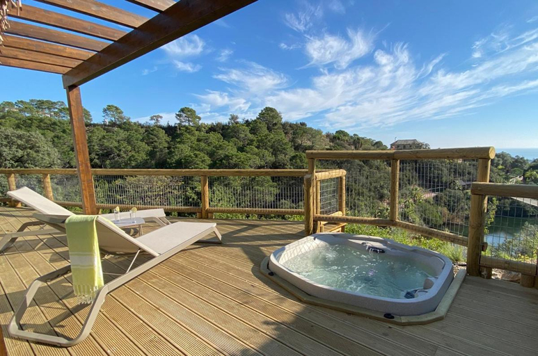 Sport & Beauty 4, Hotel Selwo Lodge - Animal Park Tickets Included, Málaga