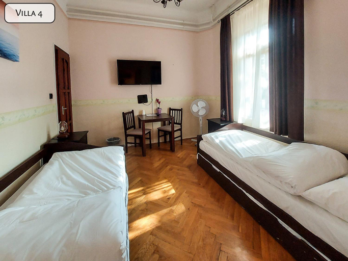 Bedroom 2, Gosztonyi Villa, Siófok