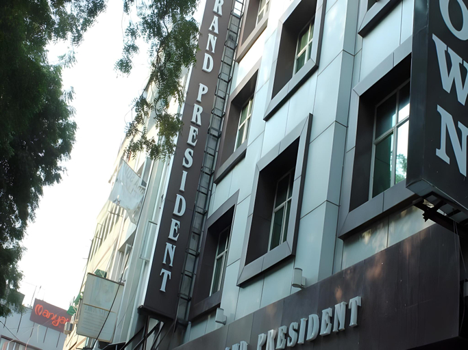 Exterior & Views 1, Hotel Grand President, Delhi