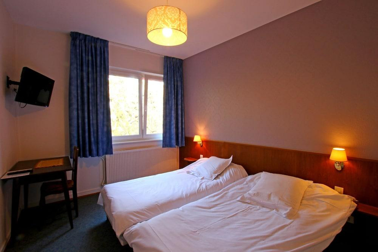 Bedroom 2, Logis Hotel Auberge De La Foret, Bas-Rhin