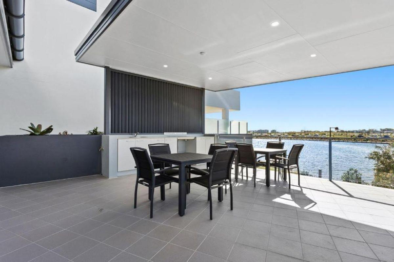 Others 4, Waterline at Oceanside, Caloundra - Kawana