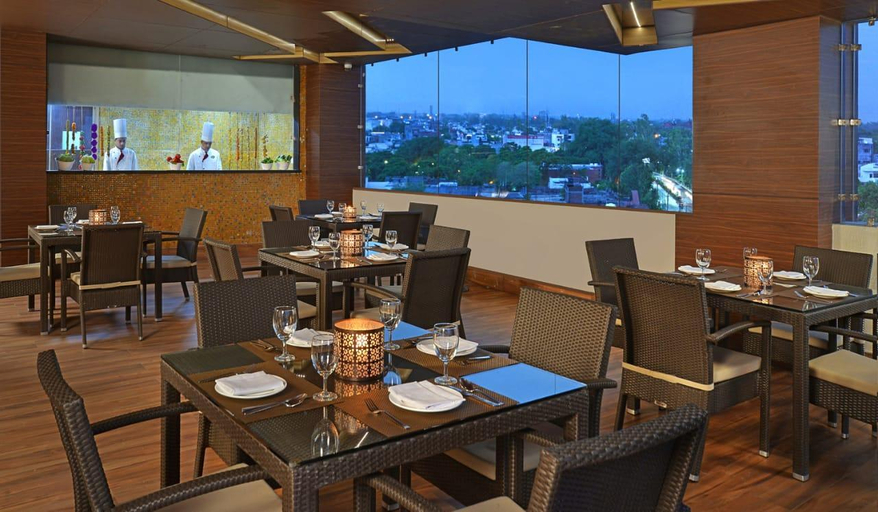Food & Drinks 4, Golden Sarovar Portico Amritsar, Amritsar