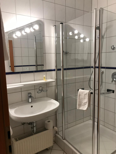 Bathroom, Hotel-Gasthof Huttensteinach, Sonneberg