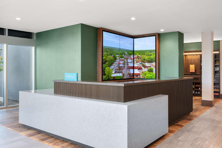 Public Area 3, Hampton Inn & Suites Pittsboro, Chatham