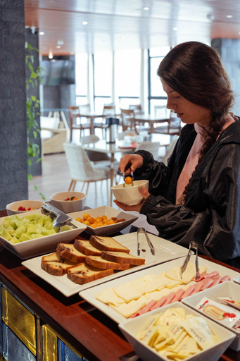 Food & Drinks