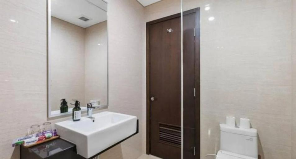 Bathroom, ORCHID by Kozystay, Jakarta Barat