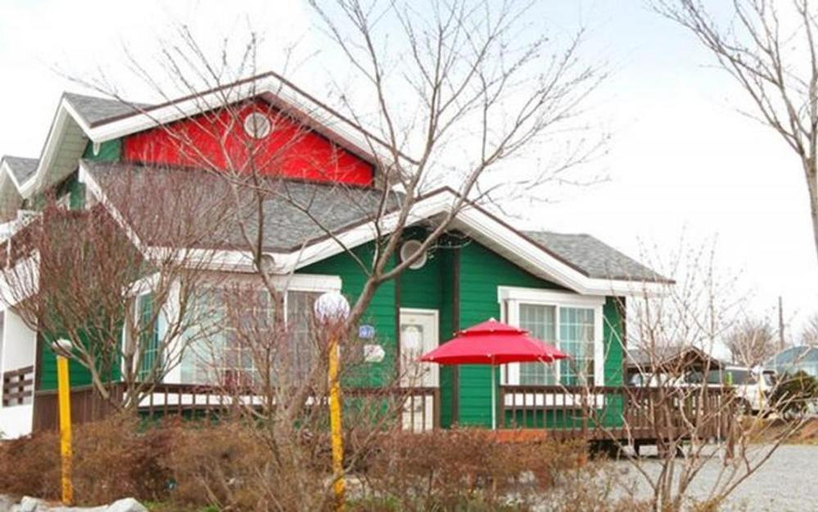 Exterior & Views 1, Taean Mongsanpo Pine and Apple Pension, Taean
