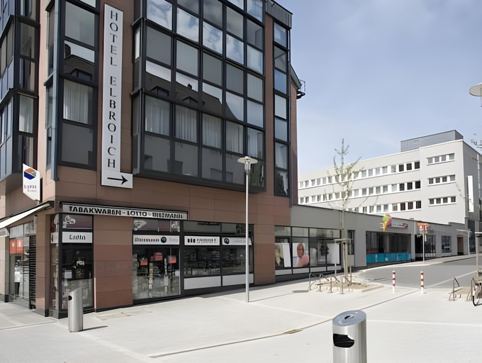 Others 2, Hotel Elbroich, Düsseldorf
