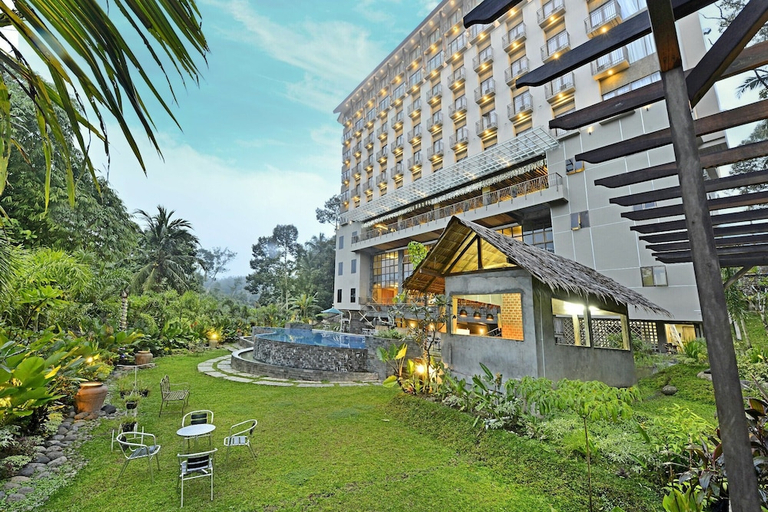 Exterior & Views