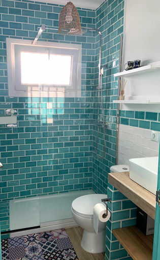 Bathroom 4, Las Casitas de la Barrosa con jardin y piscina, Cádiz