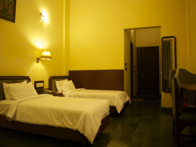 Bedroom 2, Charans Club & Resorts Pvt. Ltd., Lucknow