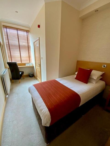 Bedroom 2, Victoria Hotel, Fife