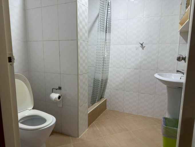 Bathroom 3, Emerald Hotel, Pattaya
