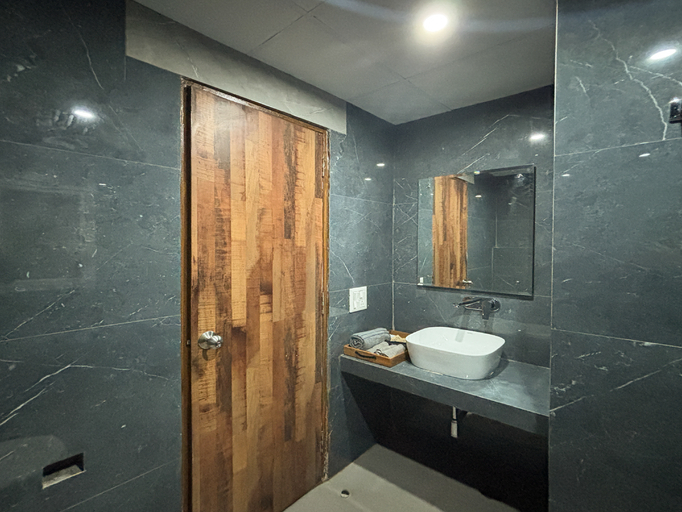 Bathroom 3, Housr 24 Serviced Apartment Koramangala Bangalore, Bangalore