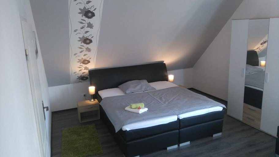 Bedroom 4, Bennetts Restaurant und Hotel, Gifhorn