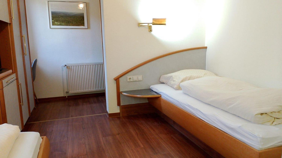 Bedroom 4, landgasthaus waldhorn, Rastatt