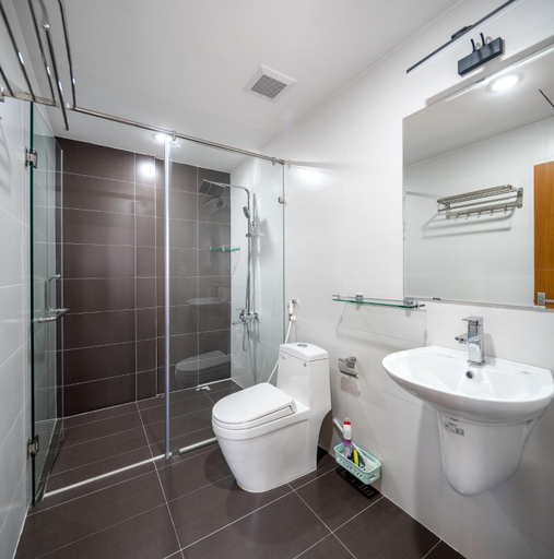 Bathroom, H&H Apartment, Da Nang
