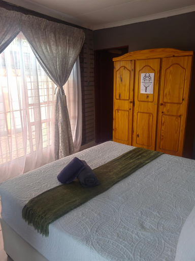 Others 5, Good and Proper Guest Lodge, Sedibeng