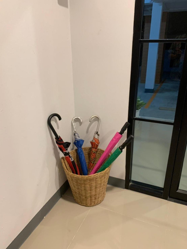 Others 5, อยู่สบายเพลส, Mancha Khiri