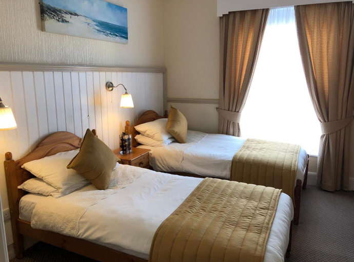 Bedroom 2, Bacchus Hotel, Lincolnshire