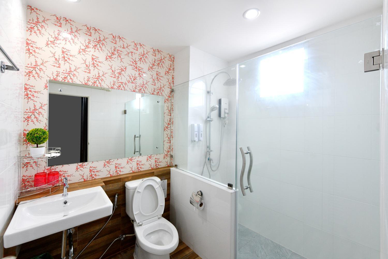 Bathroom 2, Feungfah Litz, Muang Phetchabun
