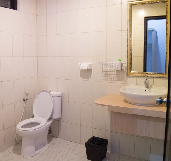 Bathroom, Bakungs Beach Hotel, Badung