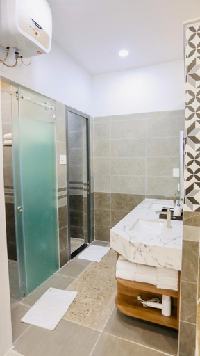 Bathroom 2, Kiwi's Homestay & Cafe, Phan Thiết