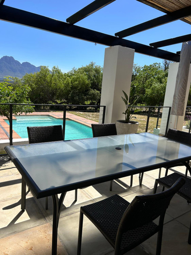 3, Topiary Wine Estate & Cottages, Cape Winelands