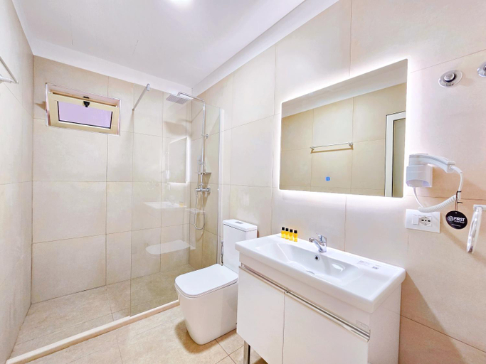 Bathroom 3, Enma Rooms, Krujës