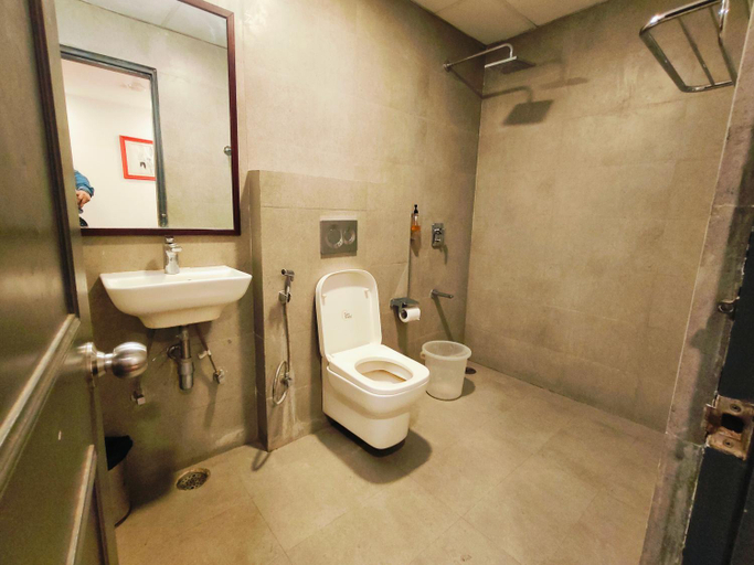 Bathroom, Hotel La Maison, Lucknow