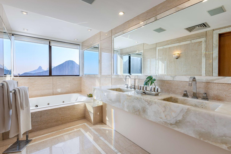 Bathroom 4, Hilton Rio de Janeiro Copacabana, Rio de Janeiro