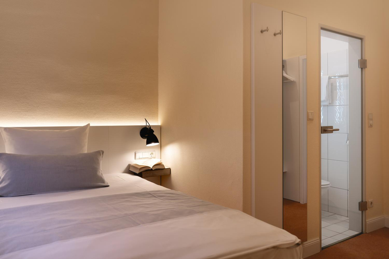 Bedroom 2, Rheinhotel Dreesen, Bonn