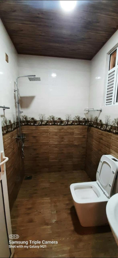 Bathroom 5, Golden Eco Resort, Nuwara Eliya