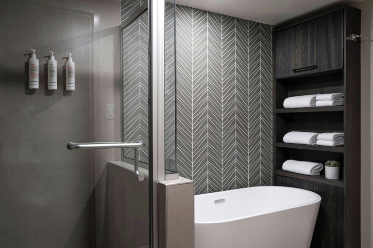 Bathroom 5, Victoria Marriott Inner Harbour, Capital