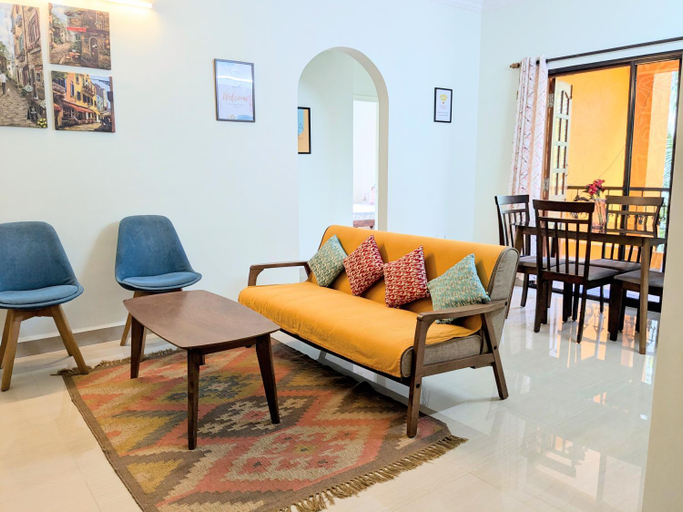 Bathroom, 2 bedroom Apartment with Pool + Parking + Daily cleaning + 5 mins to Candolim Beach, North Goa